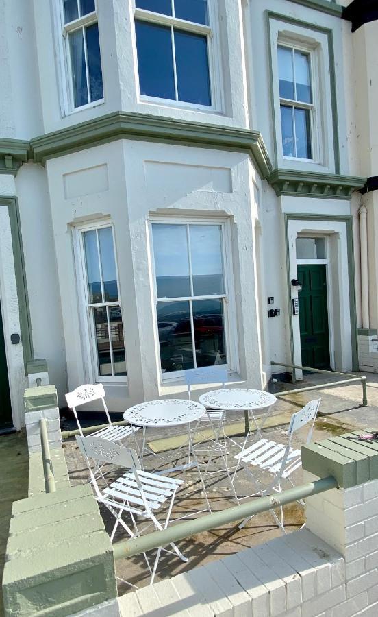 Seascape - Fantastic Location With Sea Views! Скарбъро Екстериор снимка