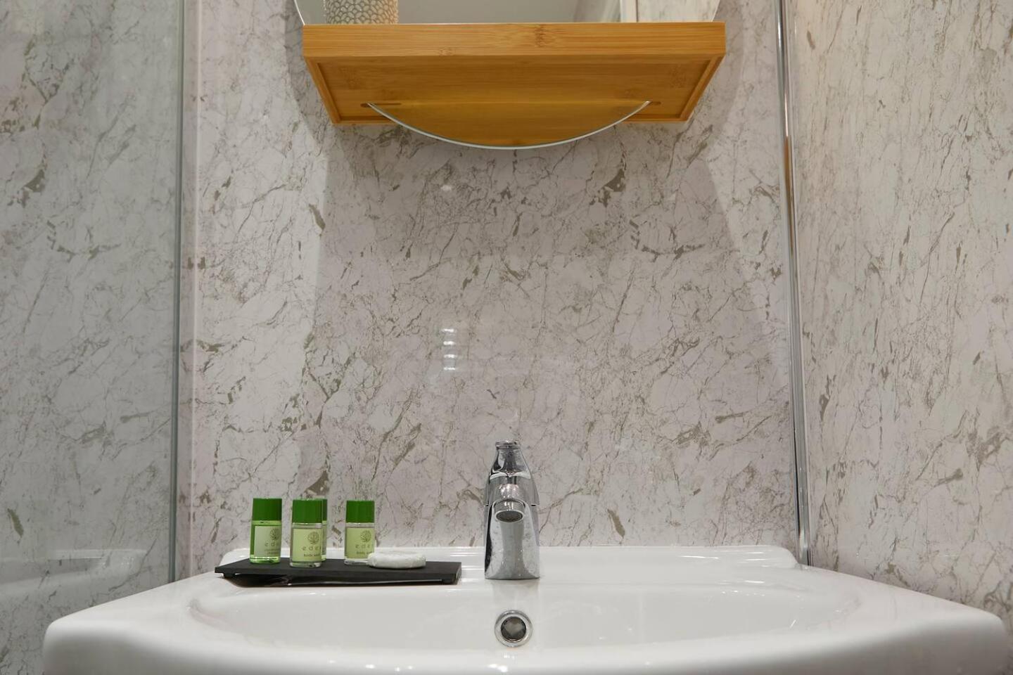 Seascape - Fantastic Location With Sea Views! Apartment Скарбъро Екстериор снимка